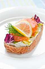 Sandwich with smoked salmon