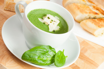 spinach soup with parmesan and crostini