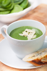 spinach soup with parmesan and crostini