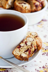 Almond and cranberries biscotti