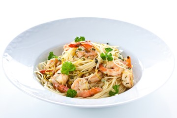 Pasta with shrimps, lemon and parsley