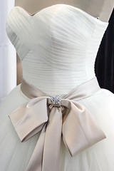 Wedding dress. Detail-8