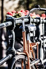 Schilderijen op glas Amsterdam, Canal and bike. Holland. © Curioso.Photography