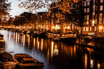 Fotobehang Amsterdam bij nacht, Nederland © Curioso.Photography