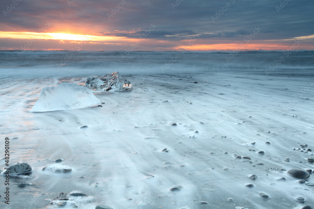 Wall mural iceburg beach