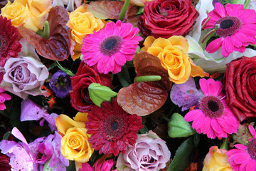 Mixed bouquet in bright colcors