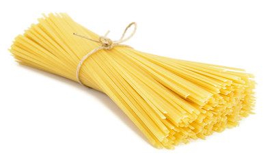 Heap of linguine pasta isolated on white background - obrazy, fototapety, plakaty