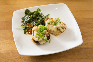 Crostini mit Rucola Salat als Vorspeise