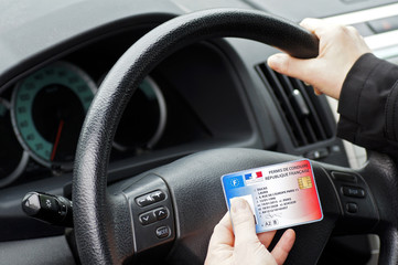 femme et nouveau permis de conduire 2013 4