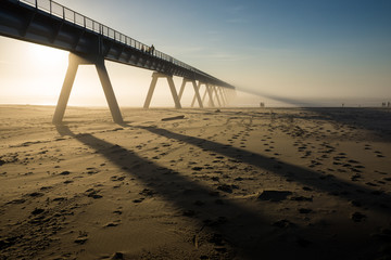 ouvrage d'art sur la plage