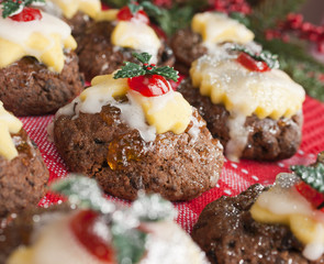 Christmas pudding, icing, marzipan, holly