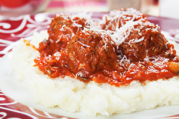 Meatballs with mashed potato