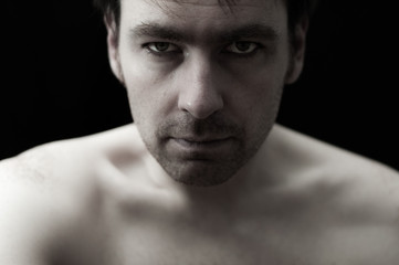 Grimmiger Mann
