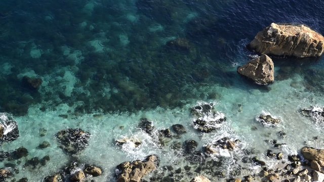 mar y rocas