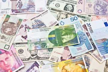 Frank Szcwajcarski na tle innych walut - obrazy, fototapety, plakaty