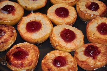 Dessert pommes cuites confiture