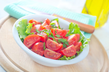 salad with tomato