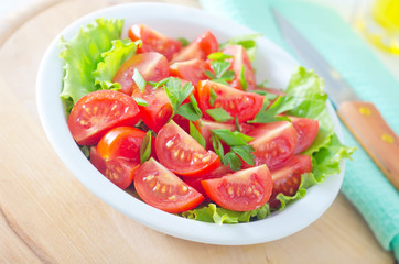 salad with tomato