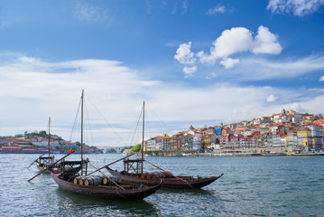 Fototapeta na wymiar Porto city and river Douro