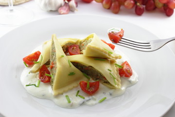 Maultaschen mit Knoblauchsoße