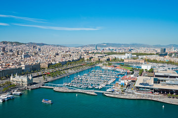 Fototapeta na wymiar Widok z lotu ptaka Port dzielnicy w Barcelonie, Hiszpania