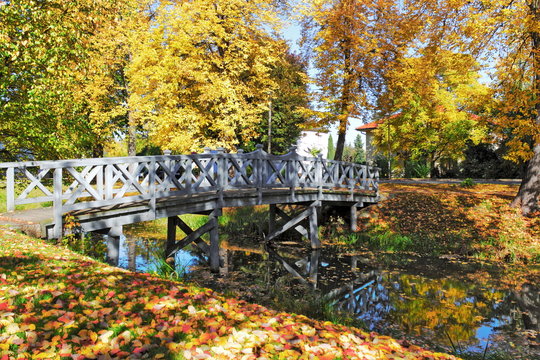 Luckau, Wallanlage im Herbst