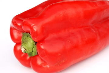 UN PIMIENTO ROJO MORRÓN AISLADO