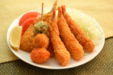揚げ物盛合わせ