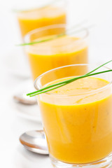 Kuerbissuppe im Glas