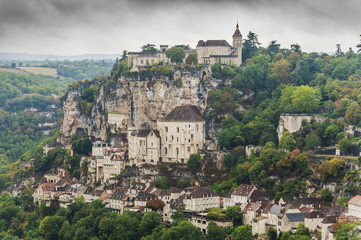 Fototapeta na wymiar Średniowieczne miasto Cahors, Francja strzał z powyżej