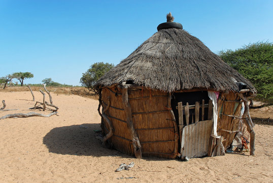 TRADITIONAL HUT IN SENEGAL (I)