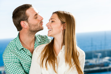 Obraz premium Young couple playing around.