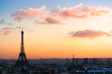 Obraz premium Eiffel tower at sunrise, Paris.