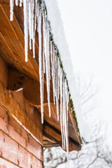 house roof icicles