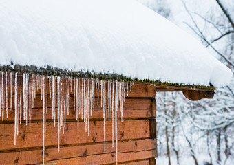 house roof icicles