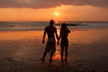 Fototapeta premium couple at sunet