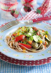 spaghetti mit Gemüse