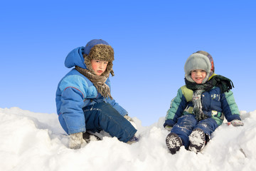 Fototapeta na wymiar Children in winter