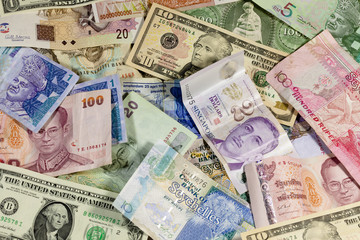 Fototapeta na wymiar Banknoty różnych walutach