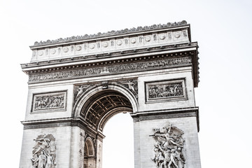 Fototapeta na wymiar Łuk Triumfalny na placu Charles De Gaulle. Paryż, Francja