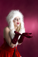 junge sexy blonde Frau im Weihnachtskost&uuml;m