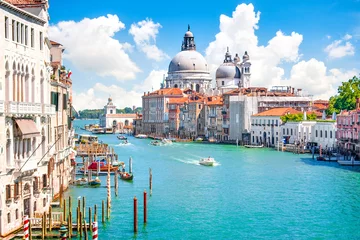 Zelfklevend Fotobehang Canal Grande en de basiliek Santa Maria della Salute, Venetië, Italië © JFL Photography
