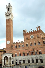 Fototapeta na wymiar Sansedonil Palace, Piazza Il Campo, Siena, Toskania, Włochy