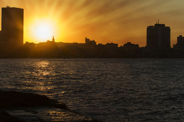 Skyline von Havanna, Kuba, im Abendlicht