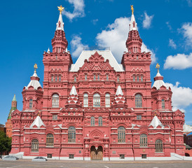 Fototapeta na wymiar Muzeum Historyczne na Placu Czerwonym w Moskwie
