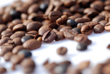 GRANOS DE CAFÉ AMONTONADOS