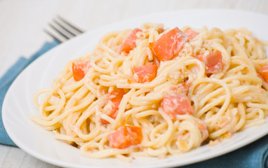 spaghetti with salmon