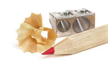 roter Farbstift mit Anspitzer