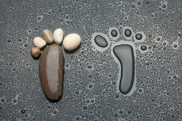 The footprint made up of water and rocks