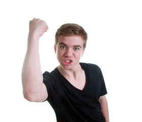 Selbstbewusster Teenager zeigt Faust